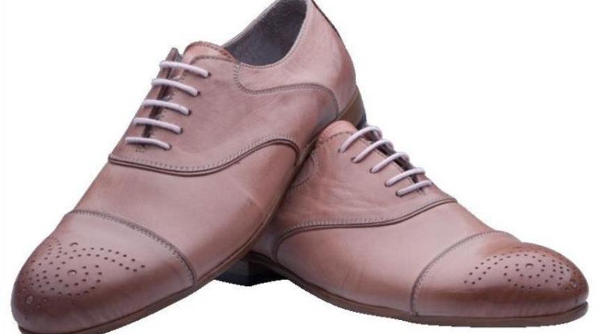 İlkbahar-yaz Erkek Modasında Milenyum Mavisi Ve Tropikal Desenler Moda