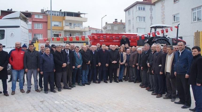 Lapsekili Muhtarlar Afrin&rsquo;e Trakt&ouml;r G&ouml;nderdi