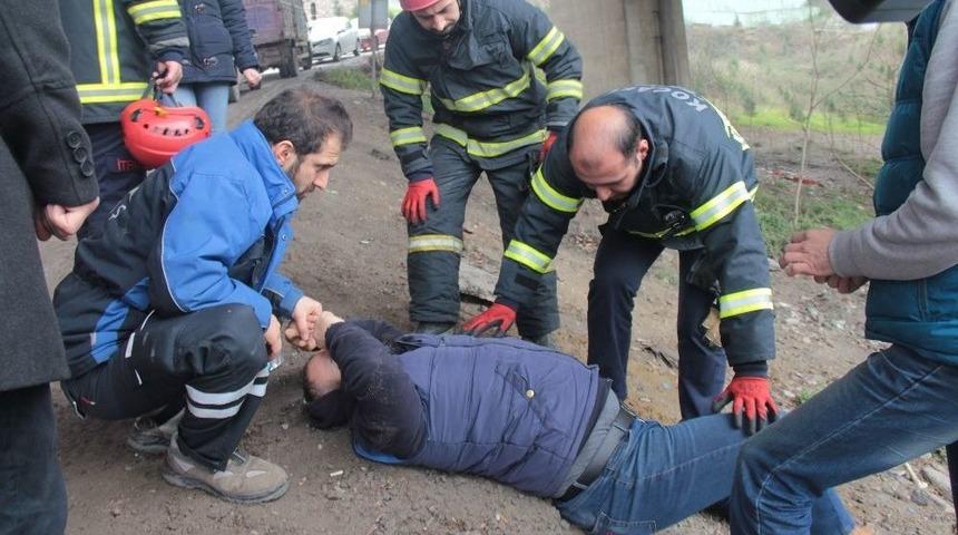 Hafif Ticari Araç Şarampole Uçtu: 1 Yaralı