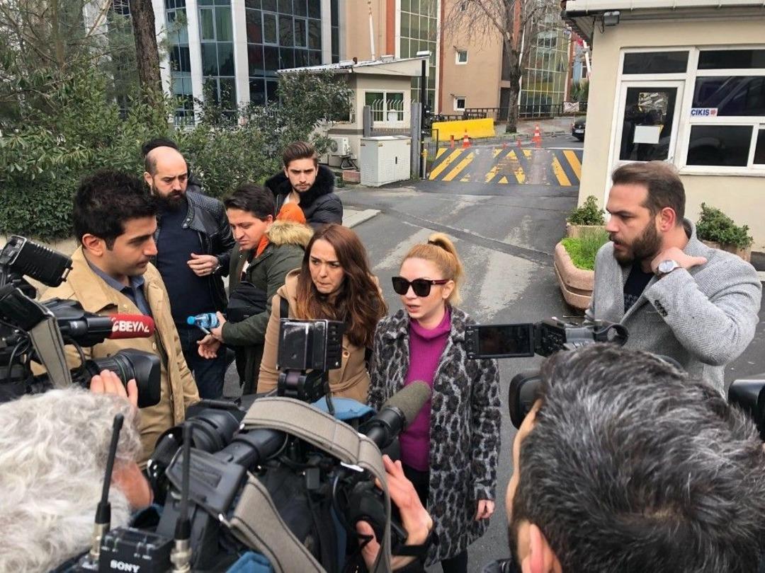 Şarkıcı Ece Se&ccedil;kin&rsquo;in Annesine Gasp Dehşeti