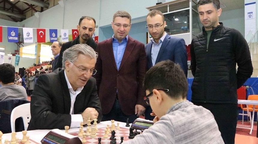 Minikler Geleceğe Hamle Satran&ccedil; Turnuvası H&uuml;nerlerini Sergiledi