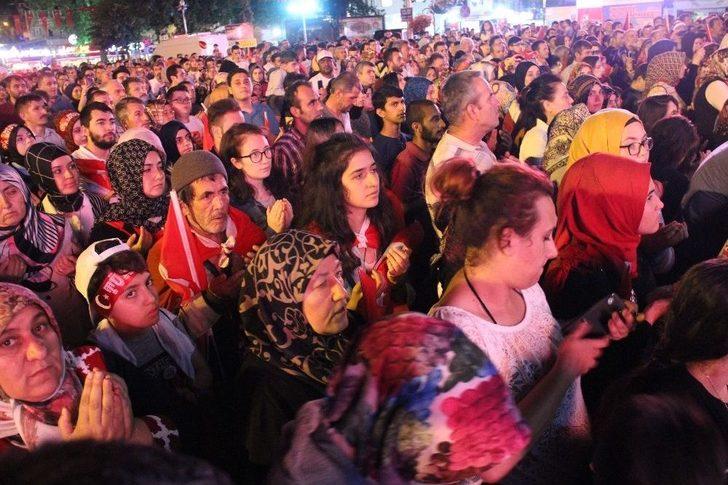Kütahyalılar, 15 Temmuz’un İkinci Yıl Dönümünde Zafer Meydanı’nda Buluştu G5