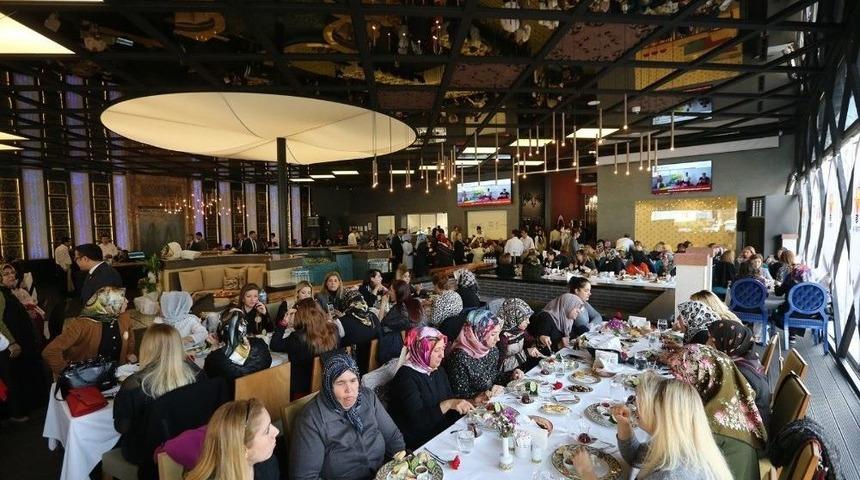 Şahin, Ak Parti Kadın Kolları İle Bir Araya Geldi