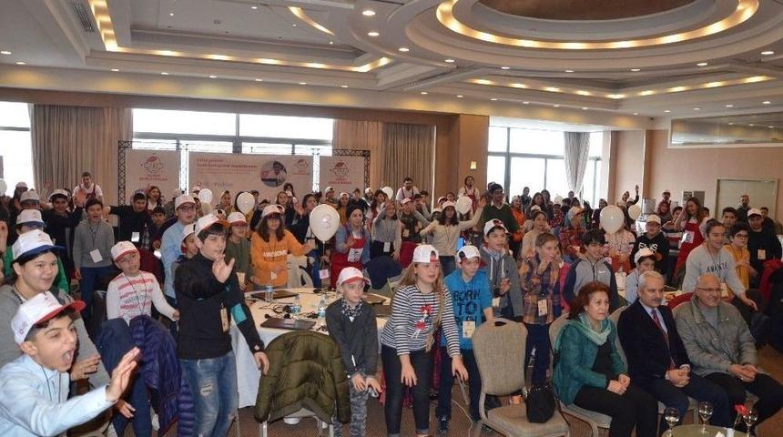 Kuşadası&rsquo;nda &rsquo;yarını Kodlayanlar&rsquo; Eğitimi Yapıldı