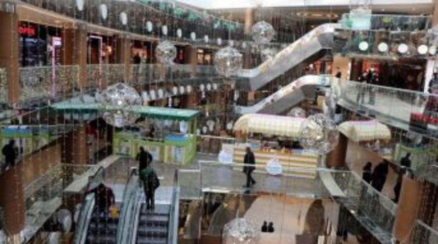 Nissara Avm Kadınlar Gününde Çuha Çiçeği Armağan Edecek