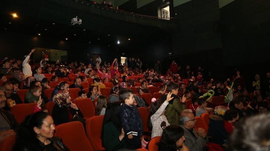 Niğde Belediyesinden &Ccedil;ocuklar İ&ccedil;in Balon G&ouml;sterisi