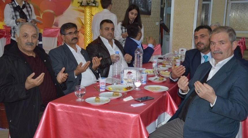 Dayanışma Gecesinin Geliri Mehmet&ccedil;ik Vakfına