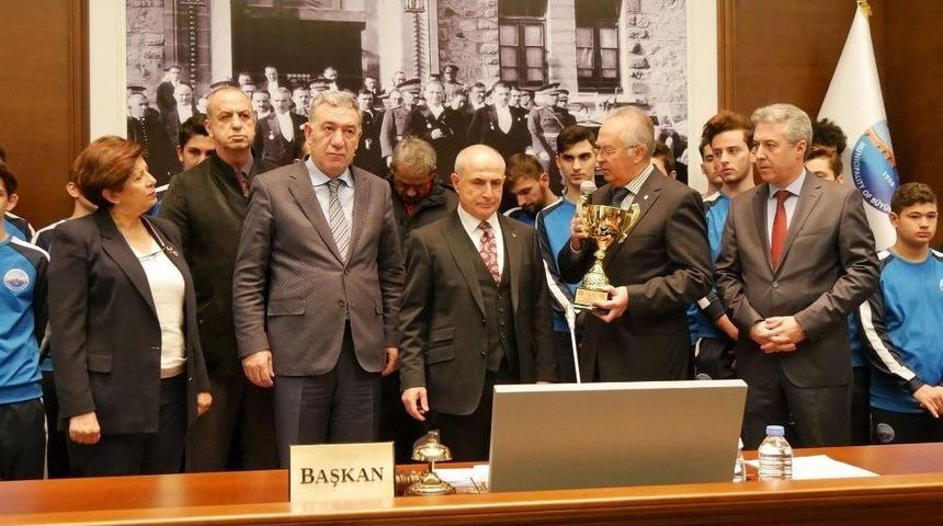 B&uuml;y&uuml;k&ccedil;ekmece Belediyespor Kupaya Doymuyor