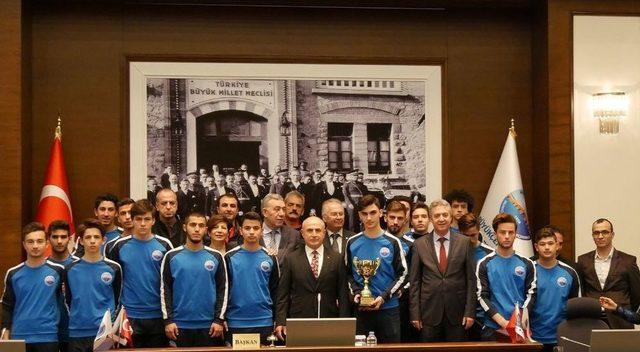 Büyükçekmece Belediyespor Kupaya Doymuyor