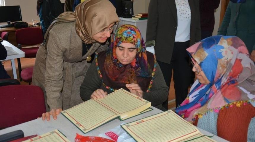 Fulya Kutlu Protokol Eşlerine Kadın Ve Gen&ccedil;lik Merkezlerini Tanıttı