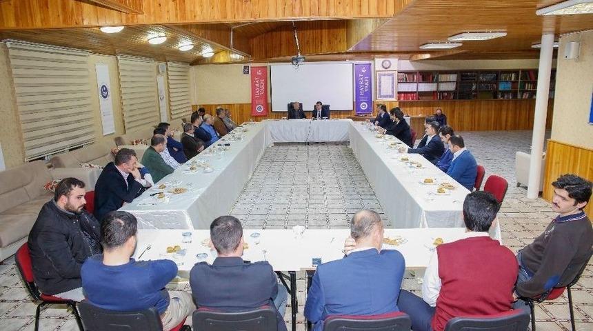 Başkan Fadıloğlu Hizmetleri Anlattı Ve Soruları Yanıtladı