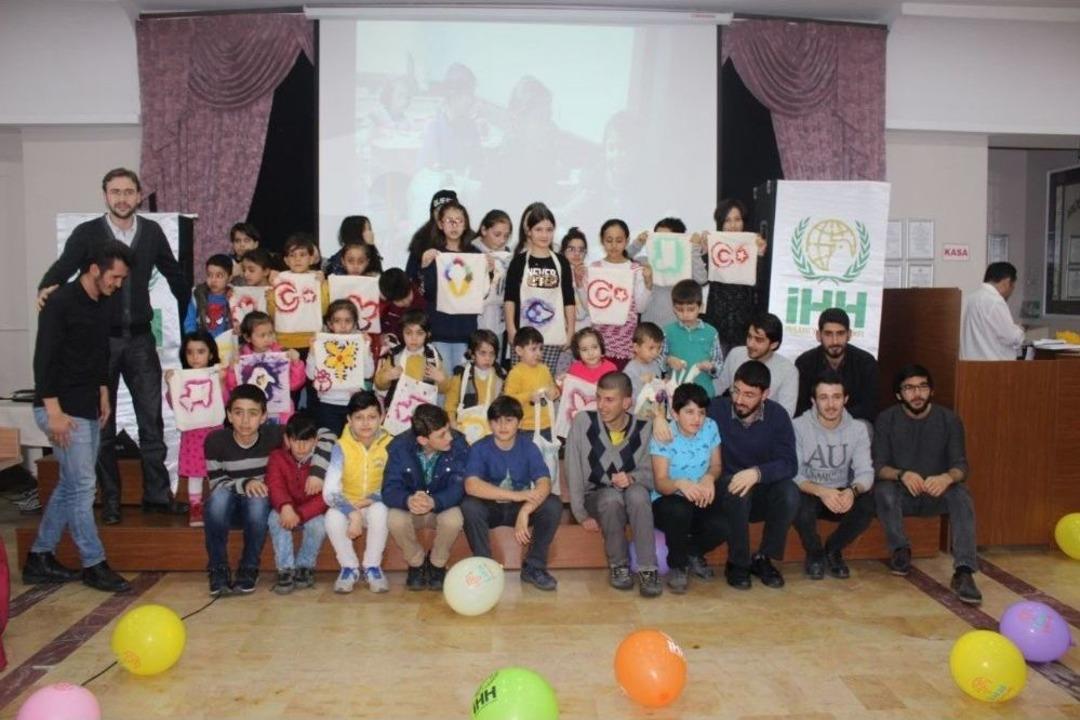 100 Yetim &Ccedil;ocuk Ve Annesine Yemek İkram Edildi