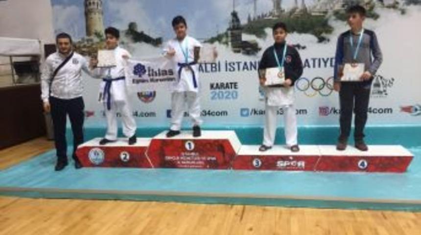 İhlas Koleji Karatede Yine Zirvede