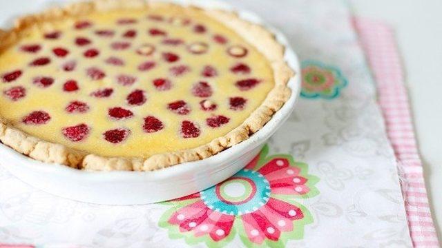 Beyaz Çikolatalı ve Ahududulu Tart