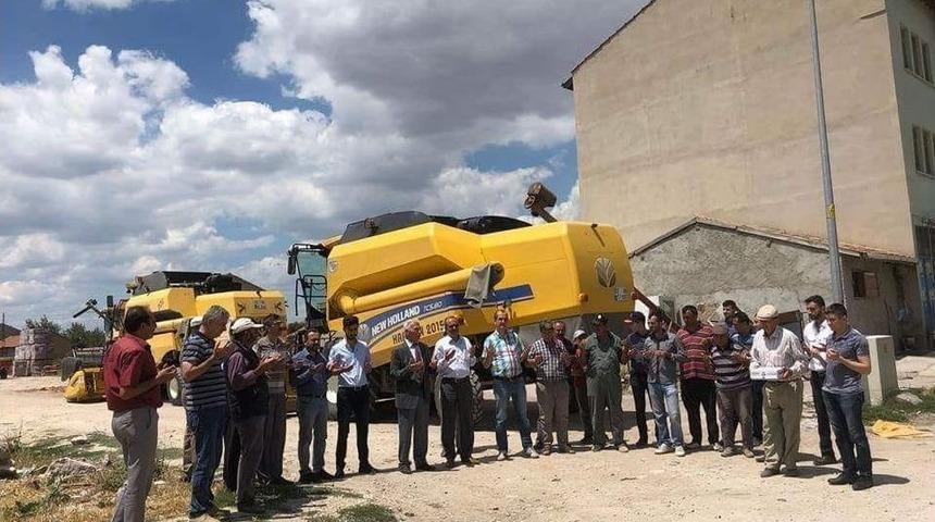 Aslanapa Ovası’nda Hububat Hasadı Dualarla Başladı