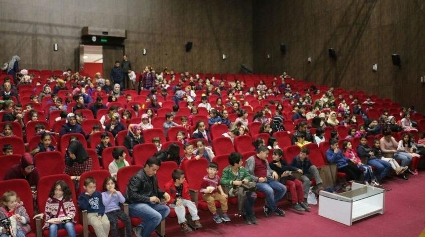 Belediye &Ccedil;ocukları Sinema İle Buluşturuyor