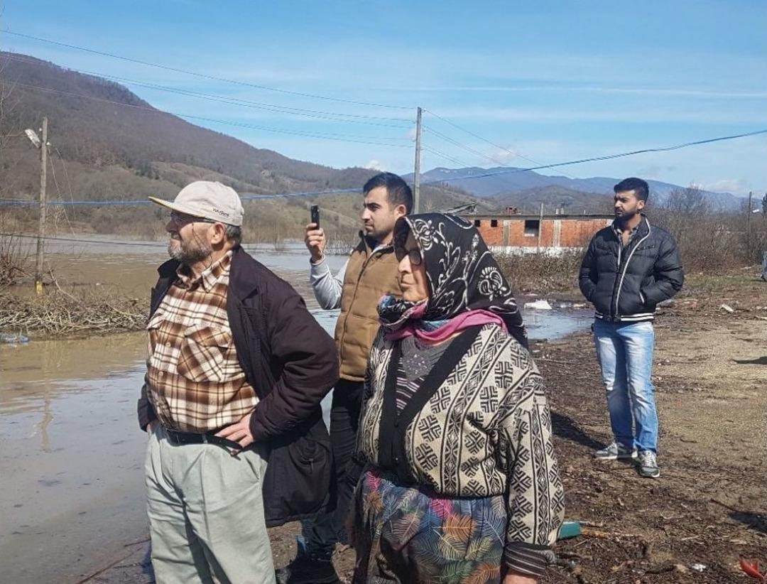 Bartın Kirazlı Barajında Y&uuml;kselen Su Nedeniyle Mahsur Kalan K&ouml;pekleri Afad Kurtardı