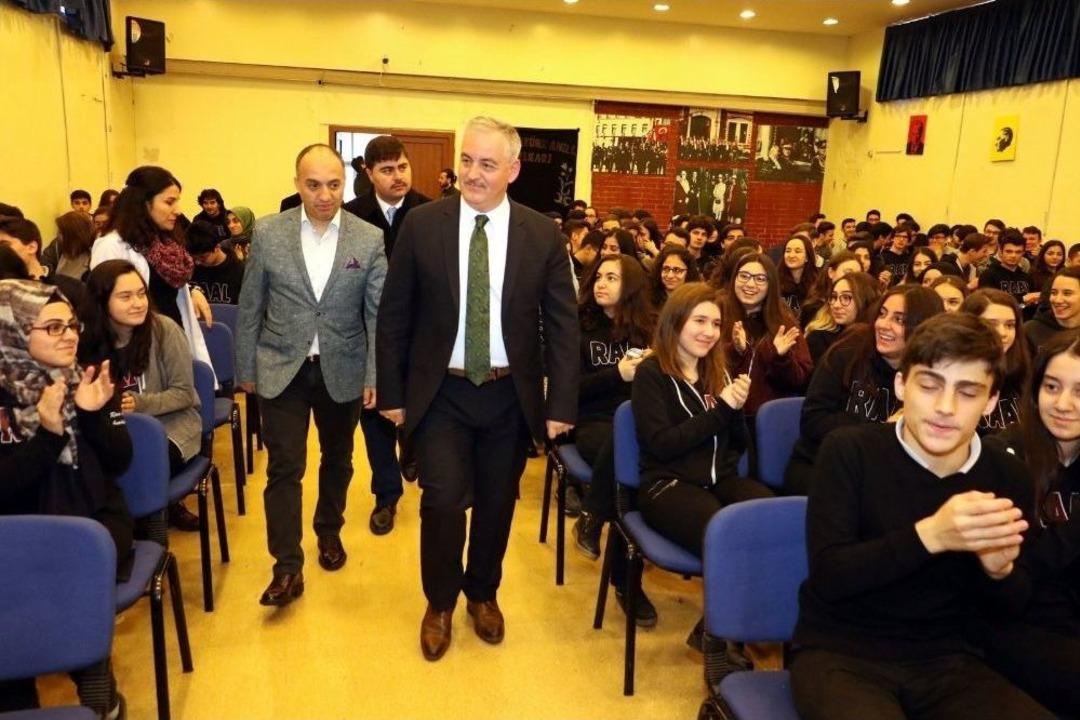 Başkan Aydın Liselilerle Buluştu