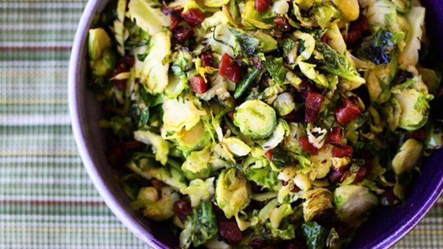 Çıtır Brüksel Lahana Salatası