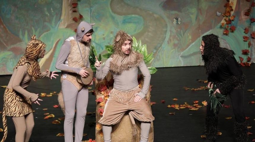 La Fonten Orman Mahkemesinde Oyunu &Ccedil;ocuklar İ&ccedil;in Sergilendi