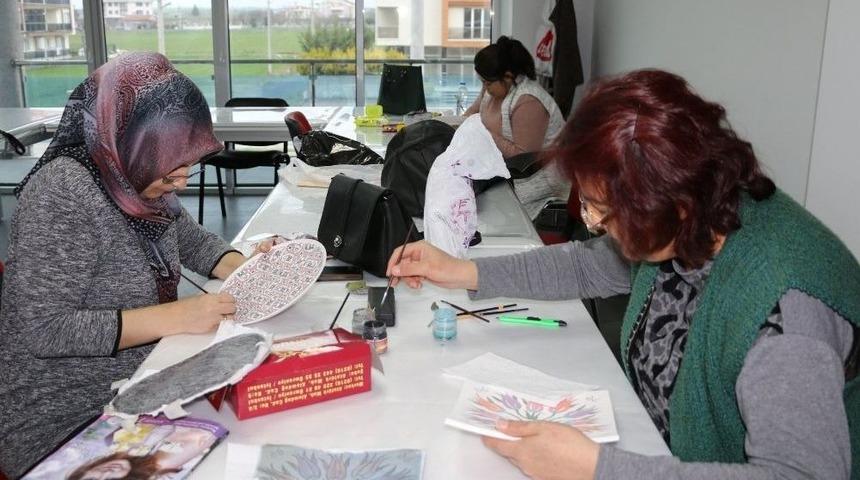 Ev Hanımlarından &Ccedil;ini Kursuna Yoğun İlgi