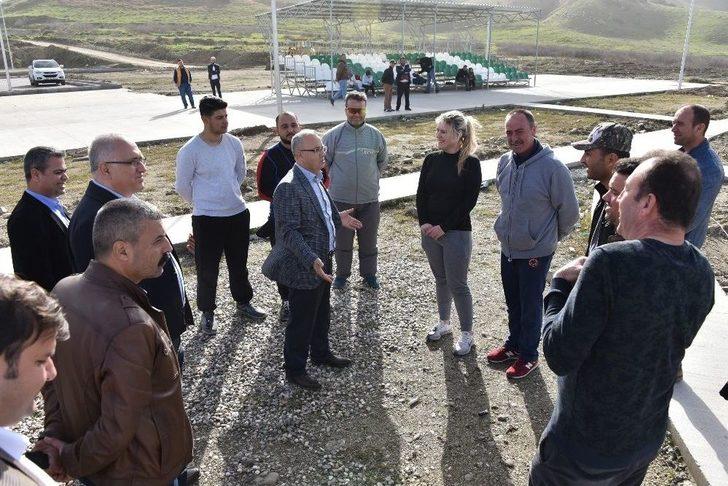 Milli Atıcı, Salihli Atış Poligonunu Çok Beğendi G1