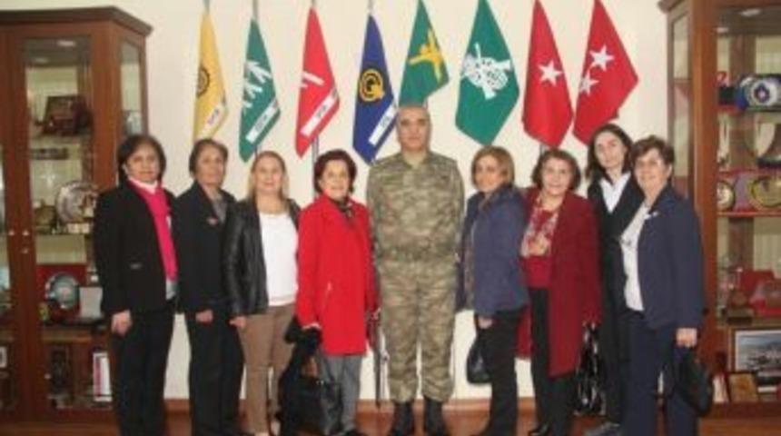 Anneler Derneği &Uuml;yeleri Dağ Komando Okulunda