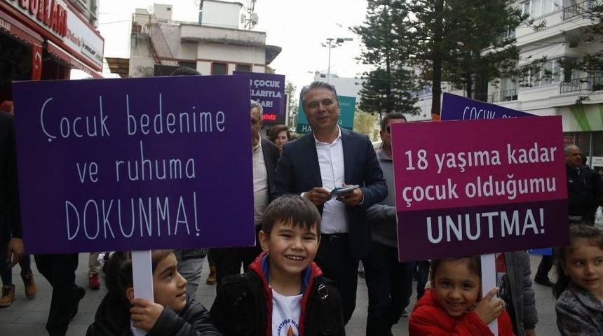 Uysal, &Ccedil;ocuk Hakları S&ouml;zleşmesini Dağıttı