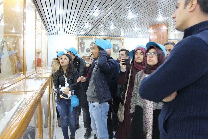 Üniversiteliler Kırıkkaleli Yöneticileri Dinledi G5