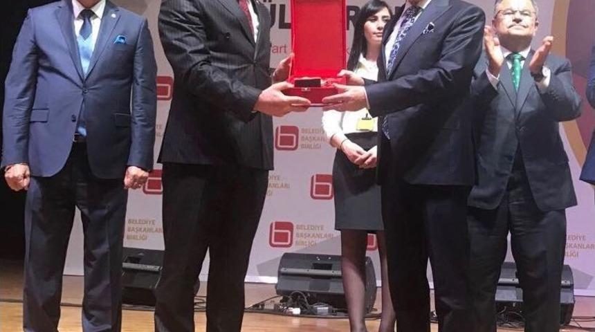 Bölgenin En Beğenilen Belediye Başkanı İrfan Dinç Seçildi