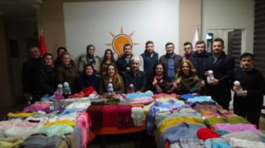 Ak Kadınlar &Ccedil;ocukları Unutmadı