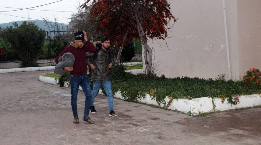 Ayvalık&rsquo;ta 43 Ka&ccedil;ak G&ouml;&ccedil;men Yakalandı