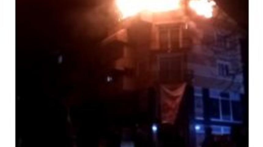 Kocaeli&rsquo;de &Ccedil;atı Katı Yangını