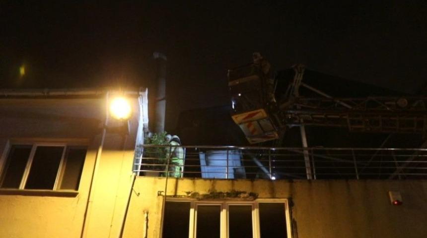 Restoranı Yandı, S&ouml;nd&uuml;rme &Ccedil;alışmalarını G&ouml;zyaşları İ&ccedil;inde İzledi