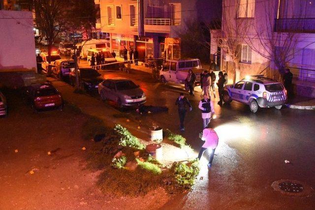 Asker Kaçağı Şahıs Polise Saldırdı: 1 Polis Şehit Oldu, 1 Polis Yaralandı