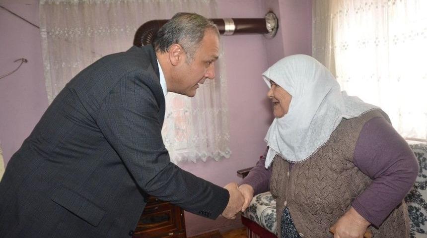 &lsquo;h&uuml;nerli Eller&rsquo; İle Yaşlıların Evleri Pırıl Pırıl