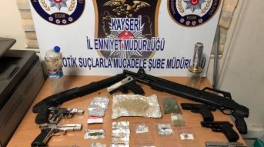 Uyuşturucu Operasyonunda 10 Kişi Yakalandı