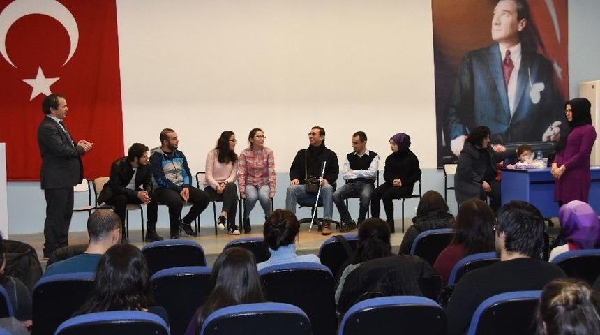 Tıp Öğrencilerine "engelli Olmak” Konulu Deneyim Paylaşımı