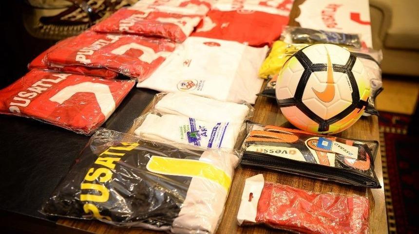 (&ouml;zel Haber) Altıeyl&uuml;l&rsquo;den Komando Taburuna Spor Malzemesi Desteği