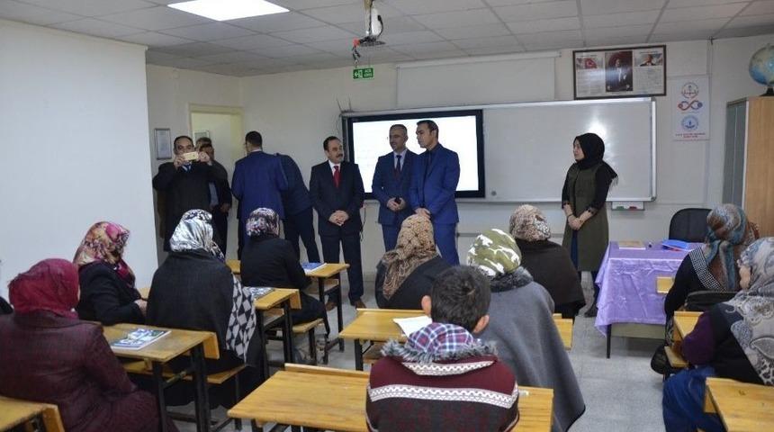 Emet&rsquo;te Okuma Yazma Seferberliği