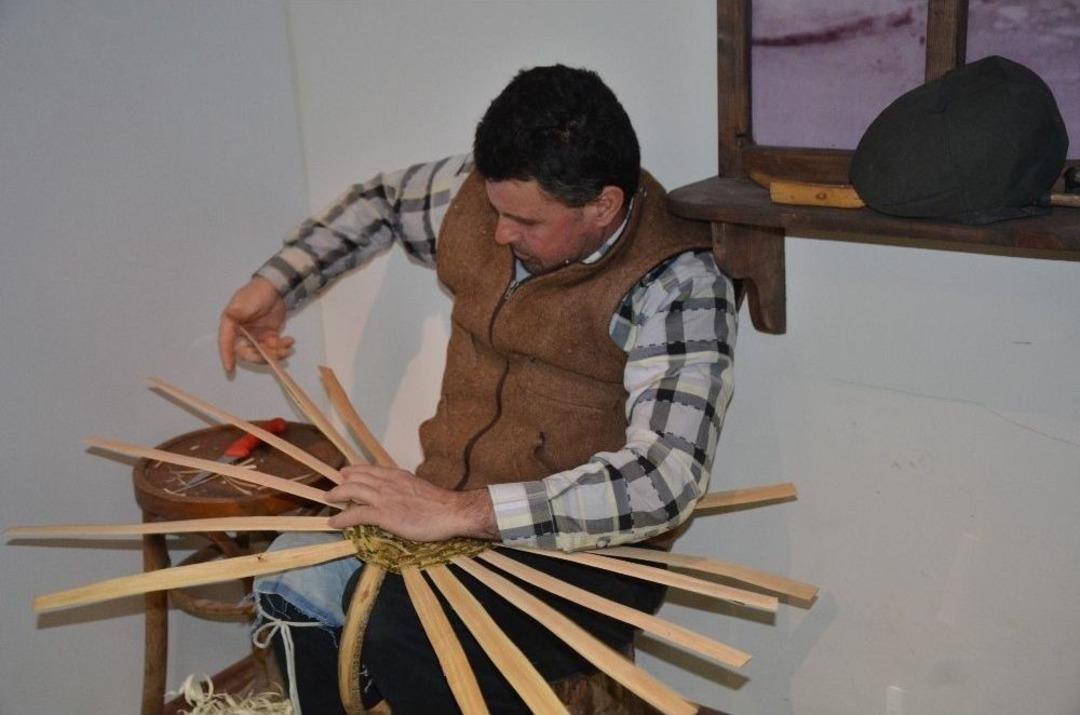 Unutulmaya Y&uuml;z Tutmuş Sepet&ccedil;ilik Mesleği Yaşatılmaya &Ccedil;alışılıyor