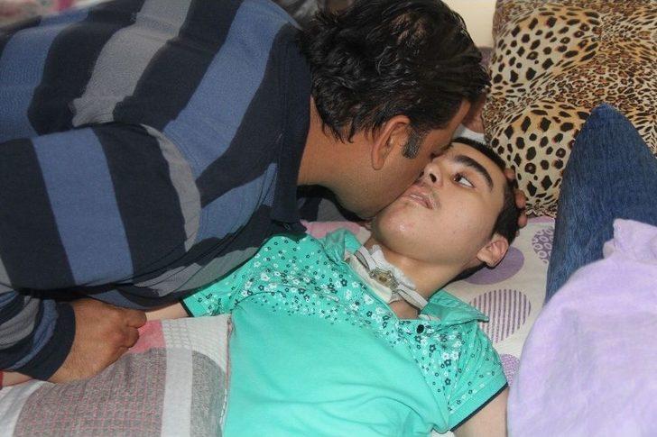 Oyun Oynarken 4 Metreden Düşen Taha 7 Yıldır Yatağa Bağlı Yaşıyor G2