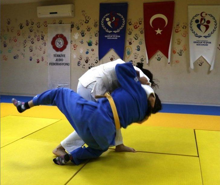 Kayyum Destek Verdi 8 Madalya Geldi G1