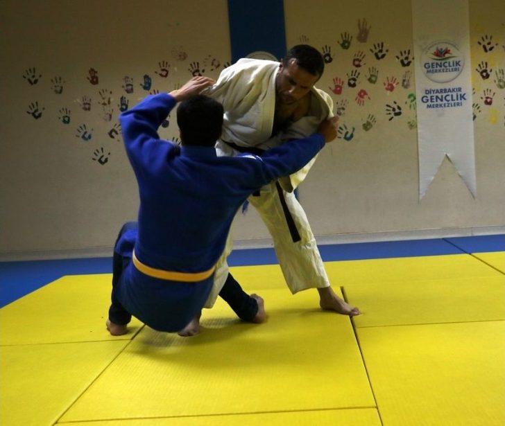 Kayyum Destek Verdi 8 Madalya Geldi G2