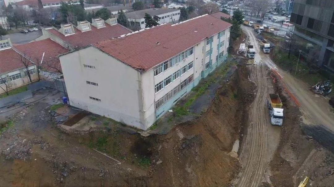 (&ouml;zel) Şişli End&uuml;stri Meslek Lisesi&rsquo;nde Son Durum Havadan G&ouml;r&uuml;nt&uuml;lendi