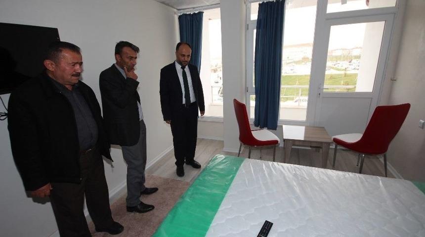 Başkan &Ouml;zaltun&rsquo;dan Hasta Konukevine Ziyaret