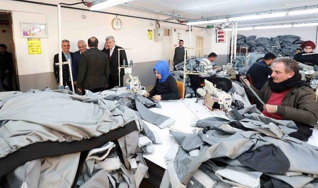 Başkan Karaosmanoğlu’dan Tekstil Fabrikasına Ziyaret