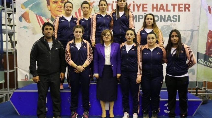 B&uuml;y&uuml;kşehir&rsquo;in Halter Takımı T&uuml;rkiye İkincisi Oldu