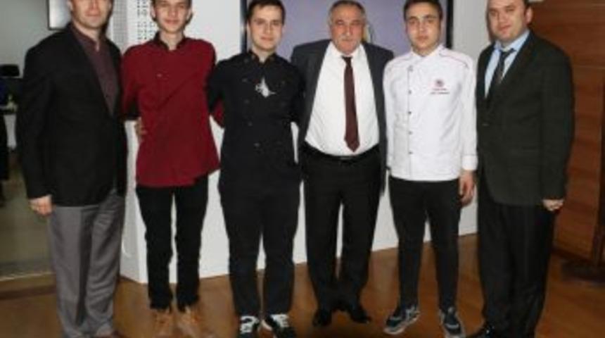 Başarılı Aş&ccedil;ılardan Başkan Yılmaz&rsquo; A Ziyaret