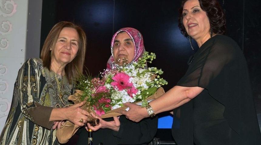 Yenimahalle&rsquo;de Kadınlar G&uuml;n&uuml;&rsquo;ne Yemekli Kutlama